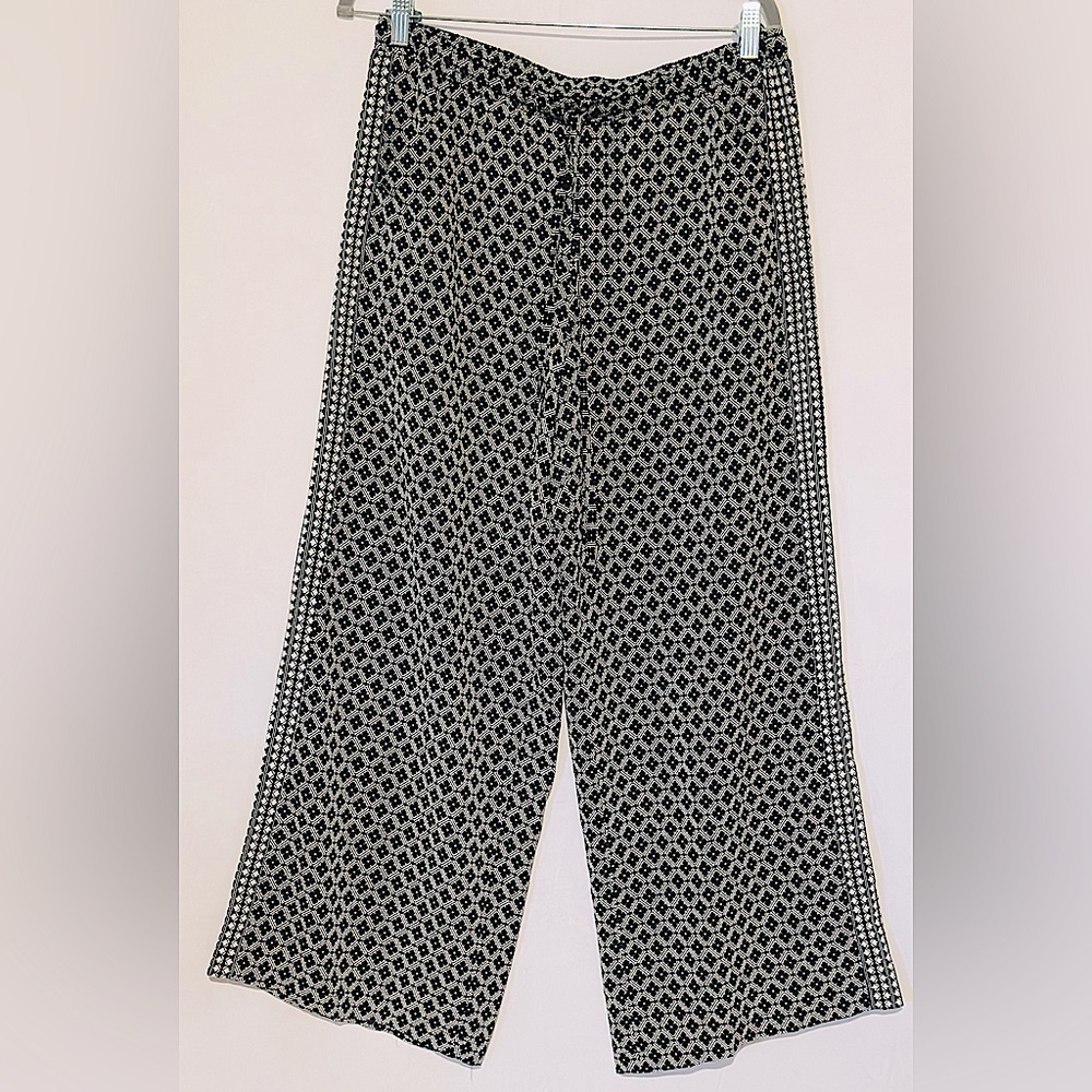 Max Studio Wide Leg Pants / PULL On Pants with Pockets - Size L